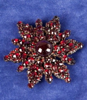 Bohemian Garnet 12-Point Star Brooch